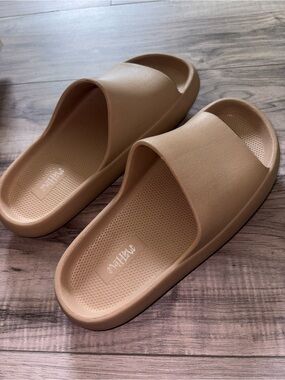 Women’s Slide Sandals